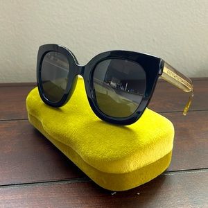 Gucci sunglasses🖤 GG0654S